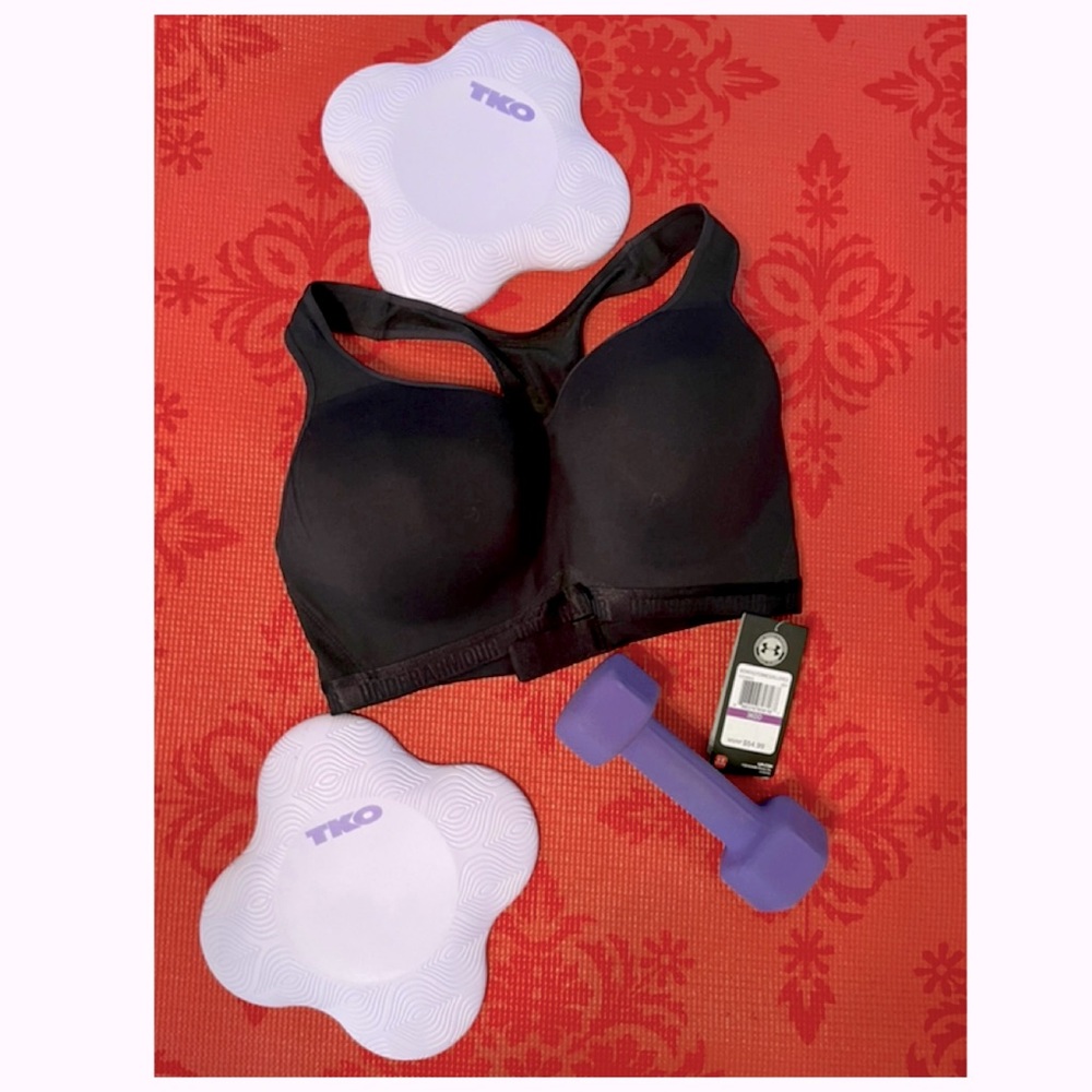 Brand new Under Armour Heat Gear athletic bra, size 36DD.
